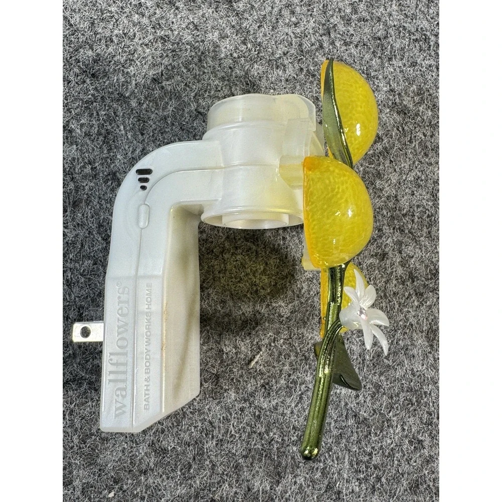 BATH & BODY WORKS LEMON ON BRANCH SCENT CONTROL NIGHTLIGHT PLUG IN